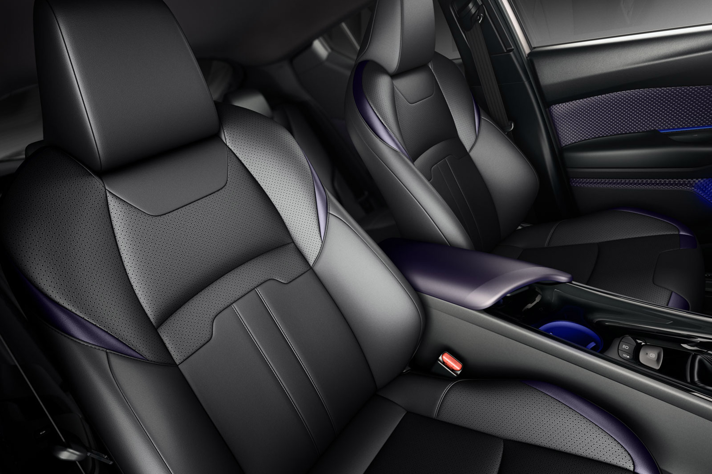 Toyota C-HR Limited Edition - seats