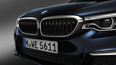 BMW M550d xDrive - grille