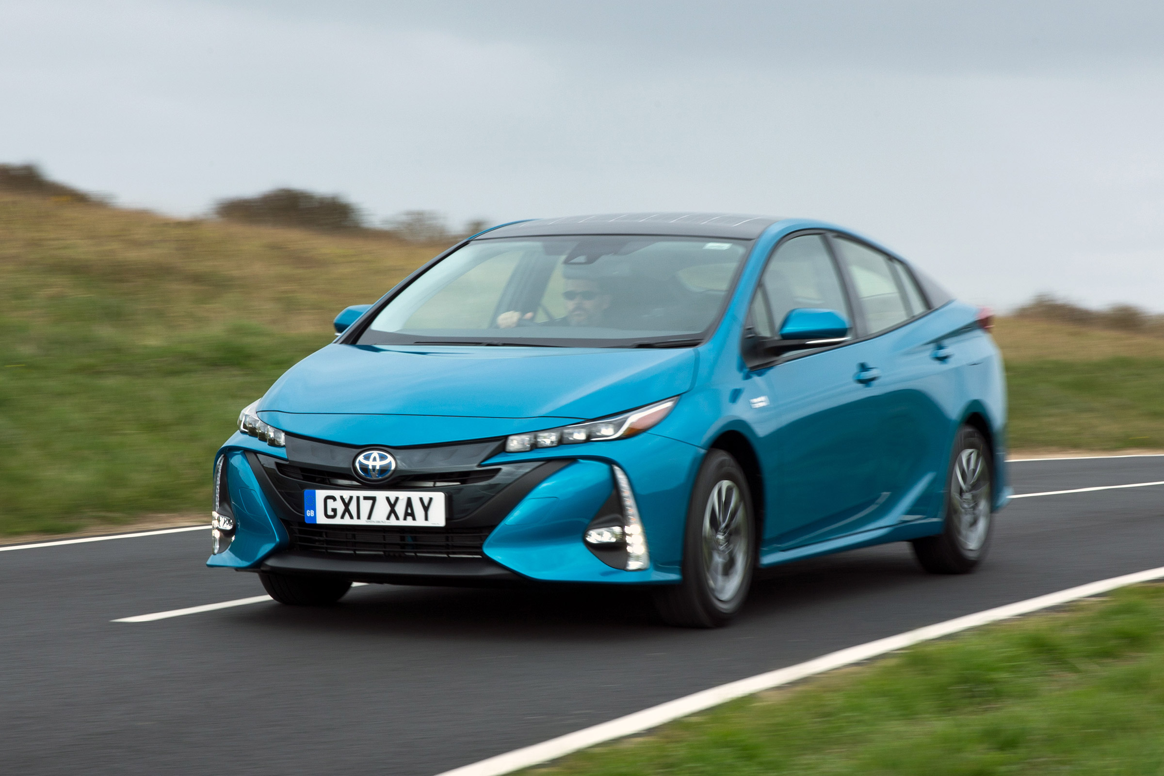 Toyota Prius Plug-in - front