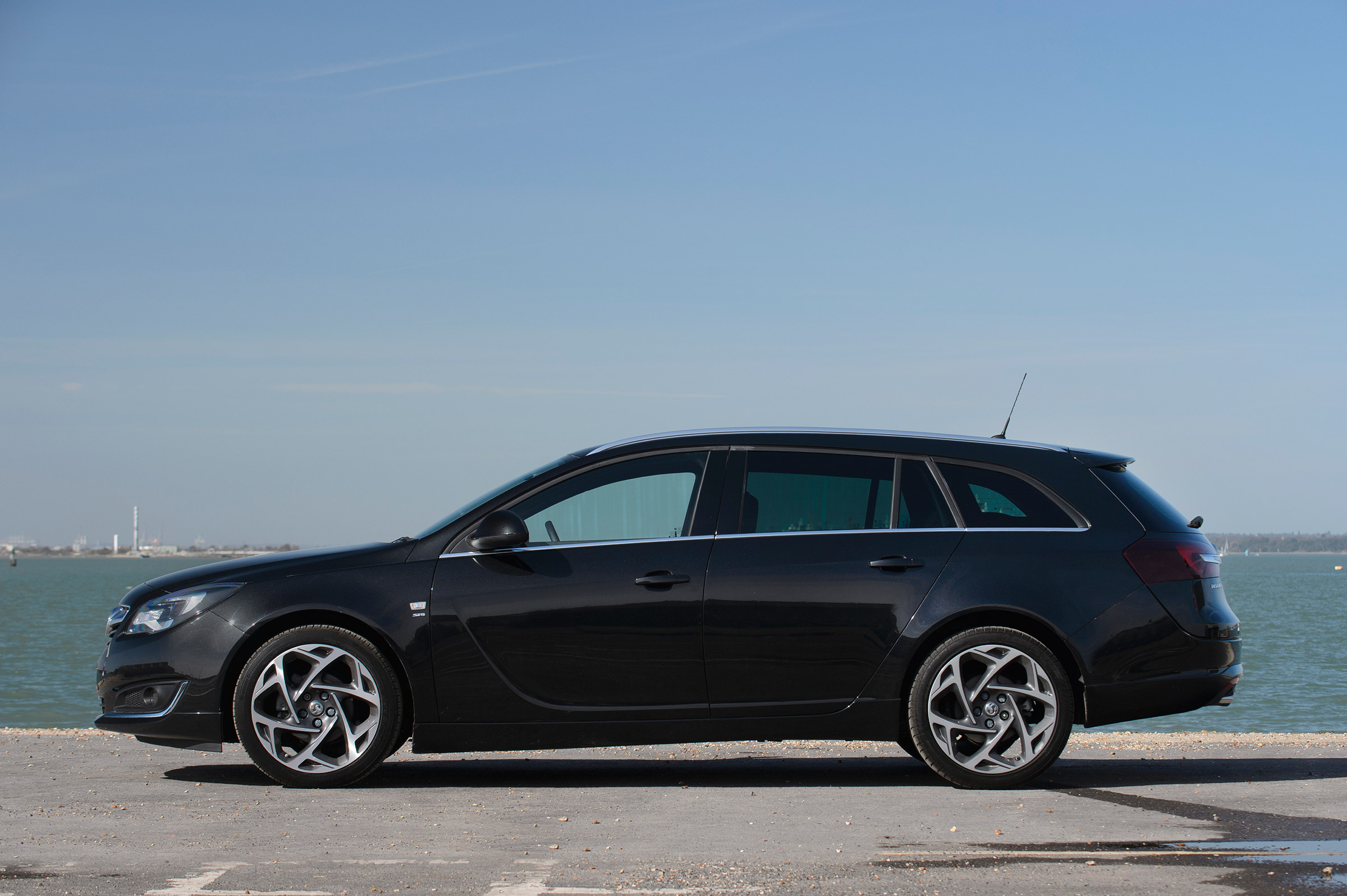 Used Vauxhall Insignia - side