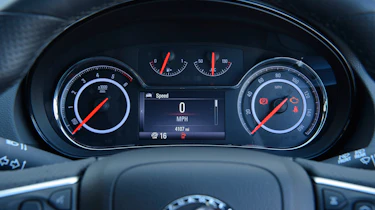 Used Vauxhall Insignia - dials