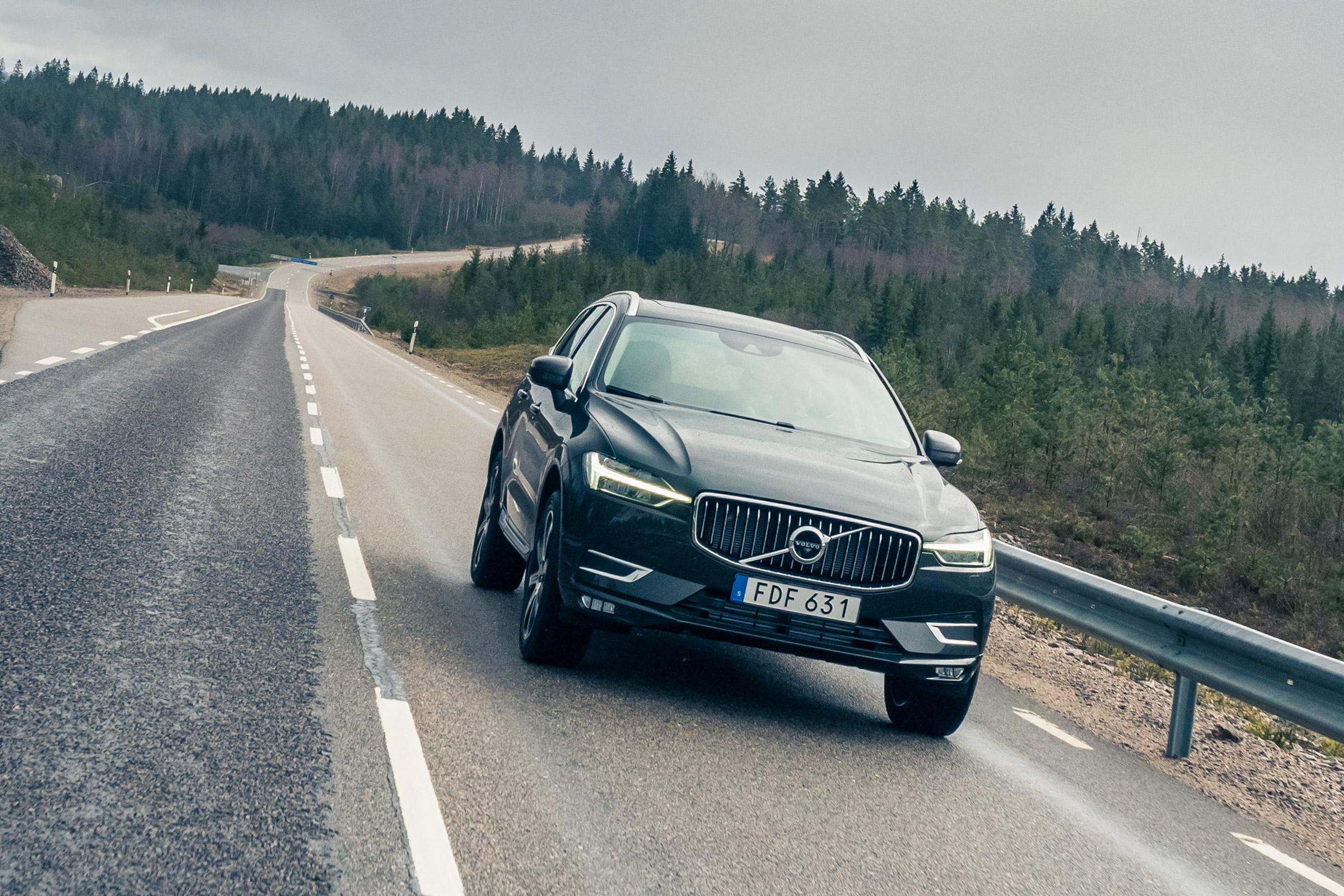 Volvo XC60 ride review - front panning