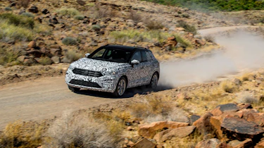 Volkswagen T-Roc prototype - front panning