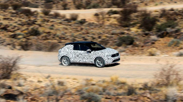 Volkswagen T-Roc prototype - side panning