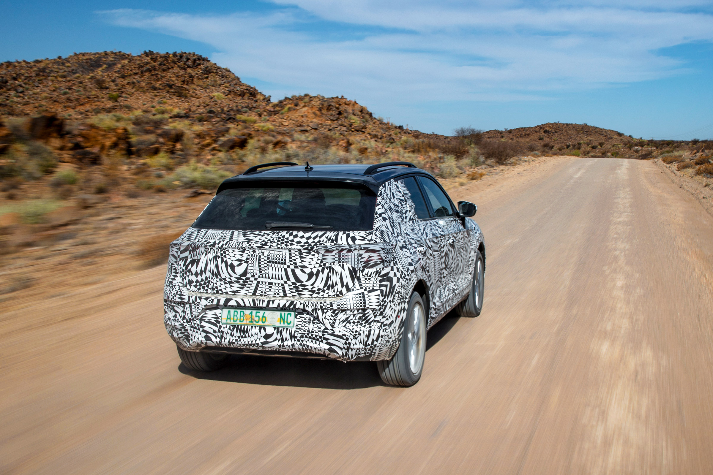 Volkswagen T-Roc prototype - rear tracking