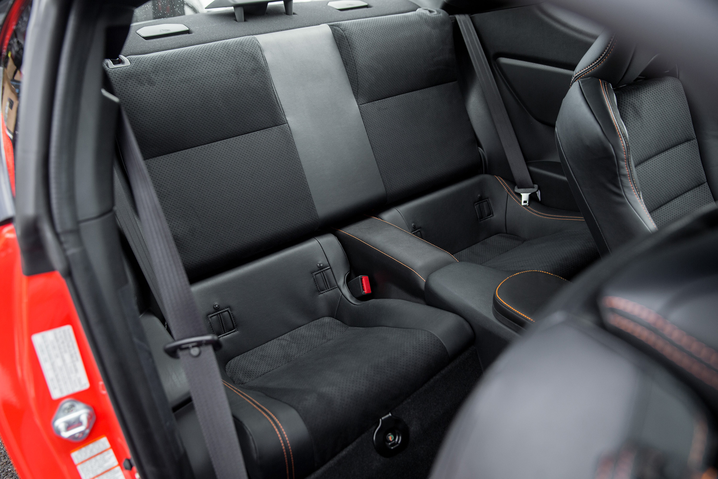 Toyota GT86 Orange Edition - rear seats
