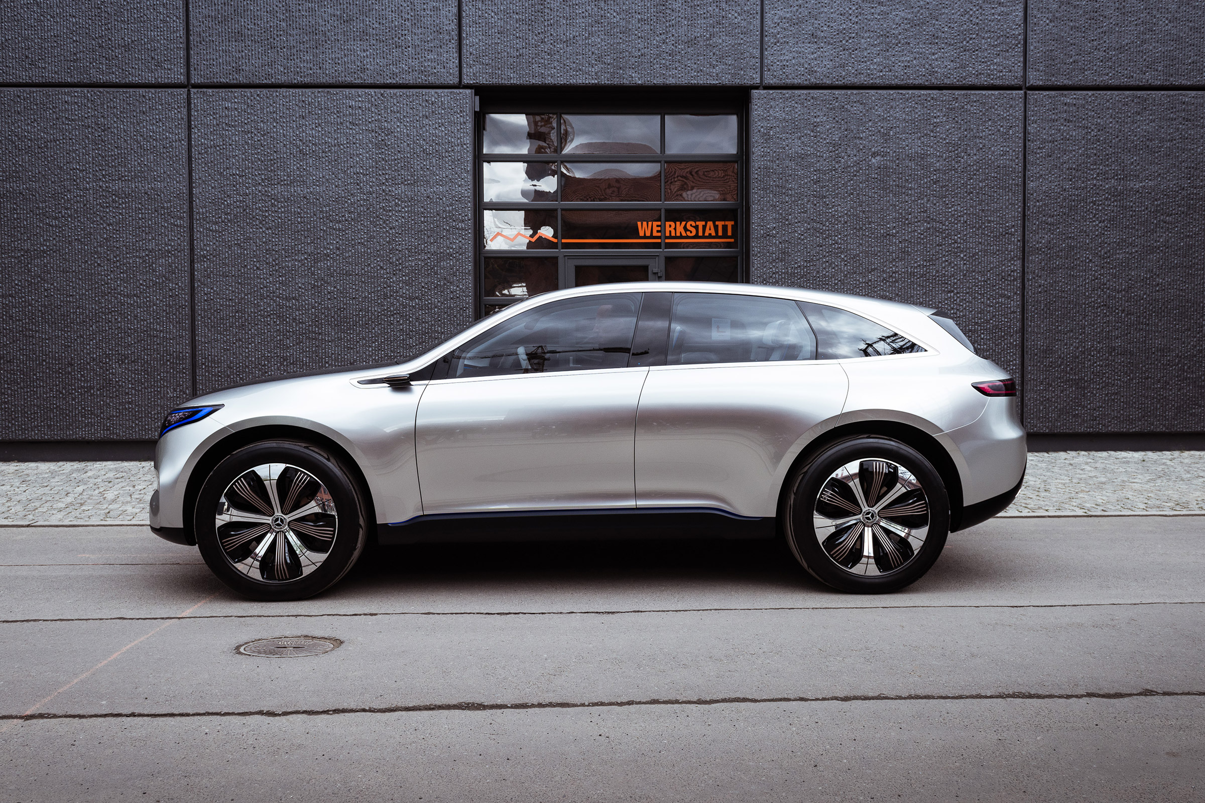 Mercedes EQ Concept - side