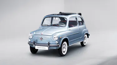 SEAT 600