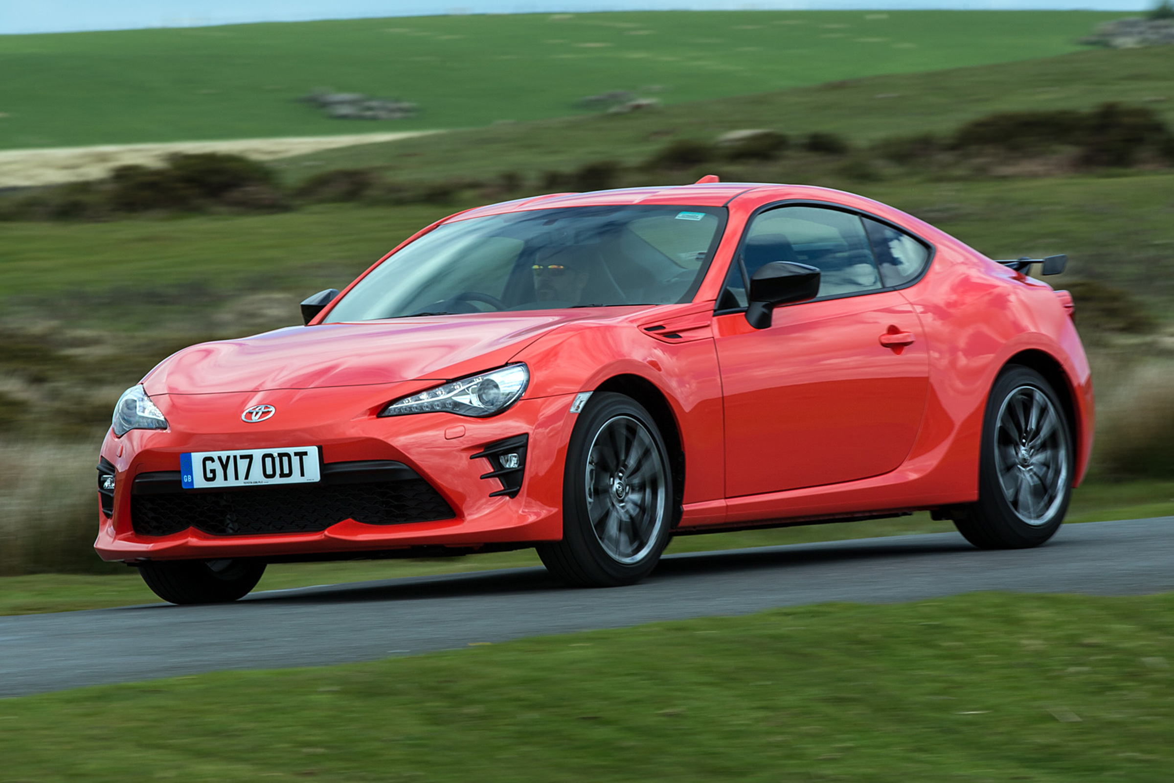 Toyota GT86 Orange Edition - front