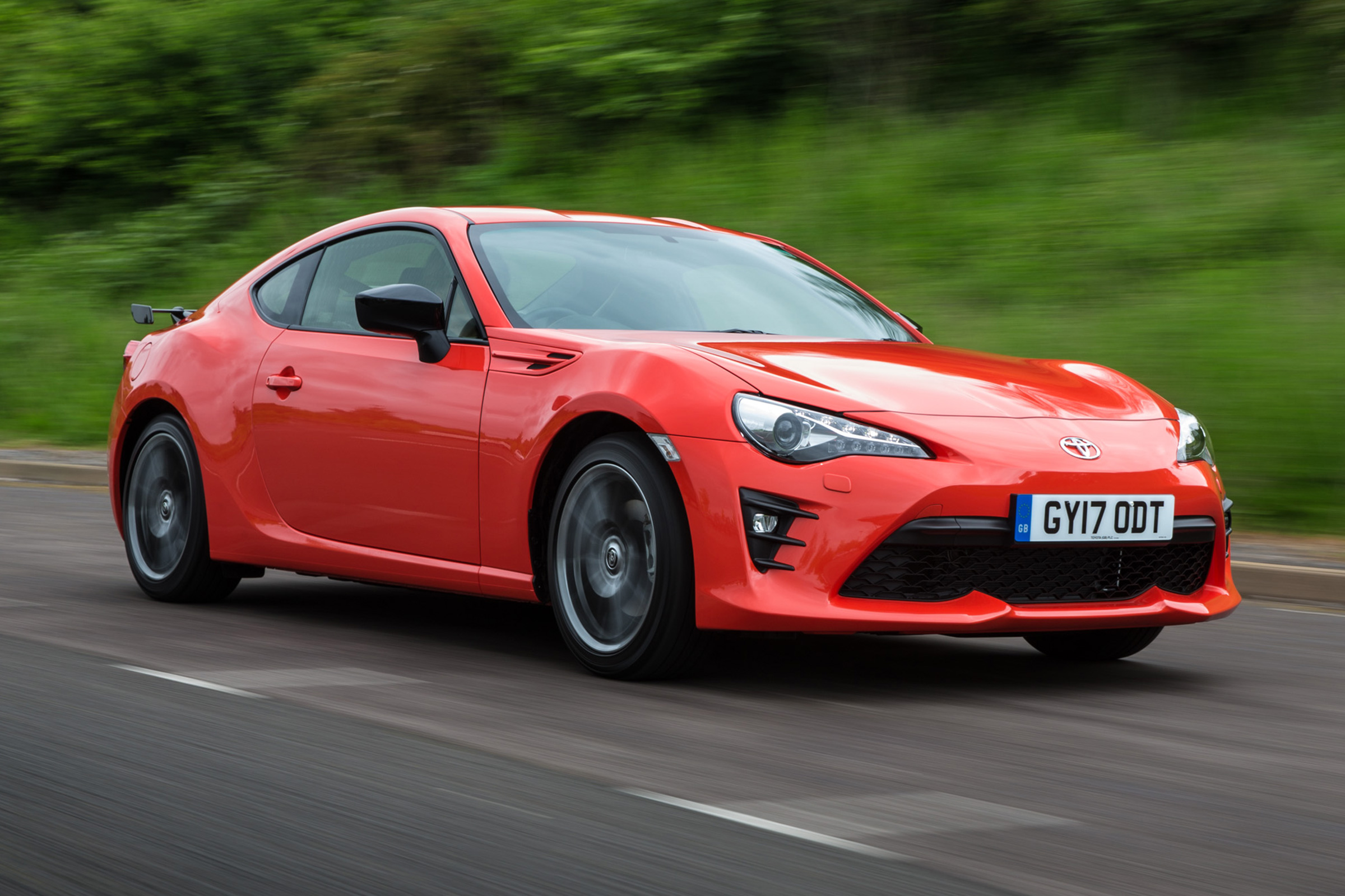 Toyota GT86 Orange Edition - front