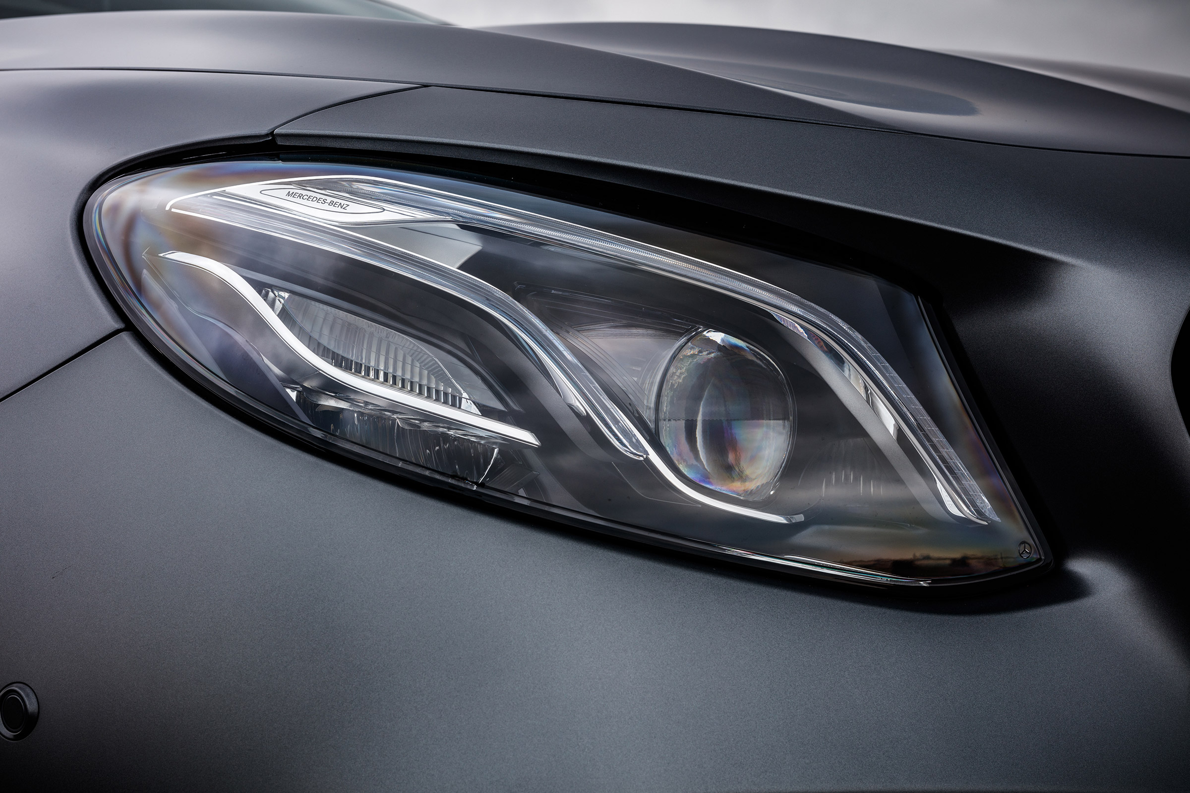 Mercedes-AMG E 63 S - front light detail