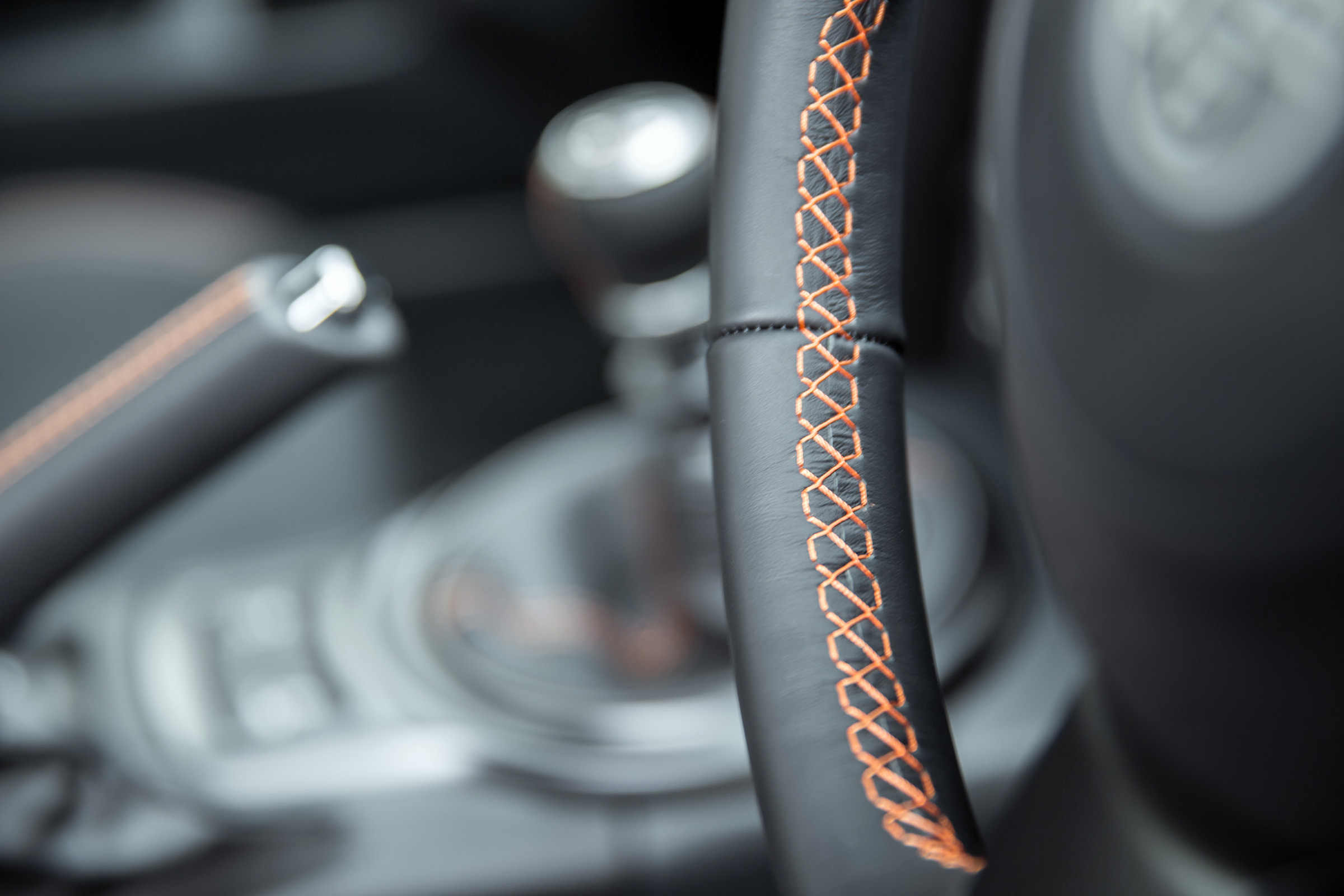 Toyota GT86 Orange Edition - stitching