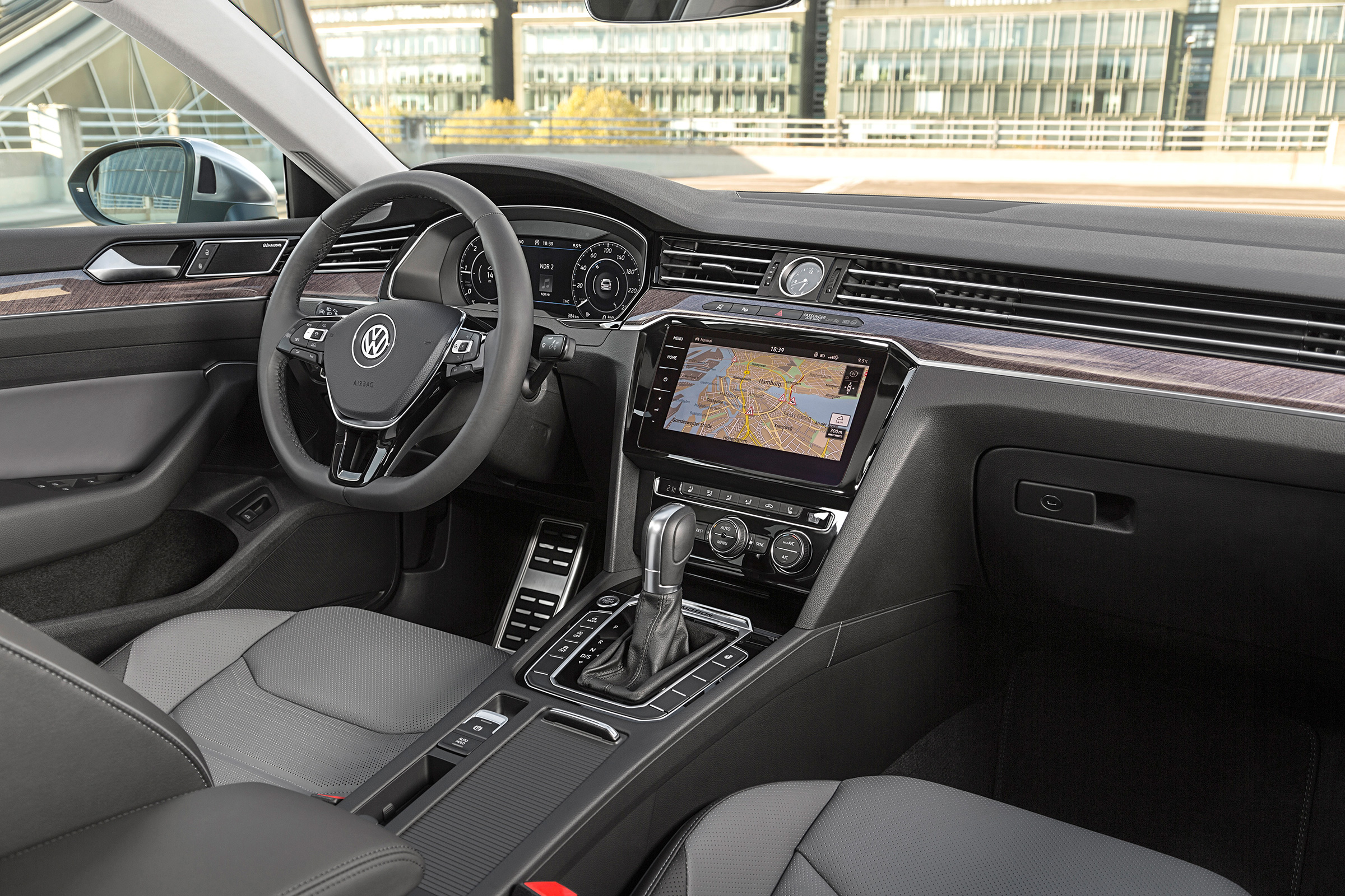 New Volkswagen Arteon - front cabin