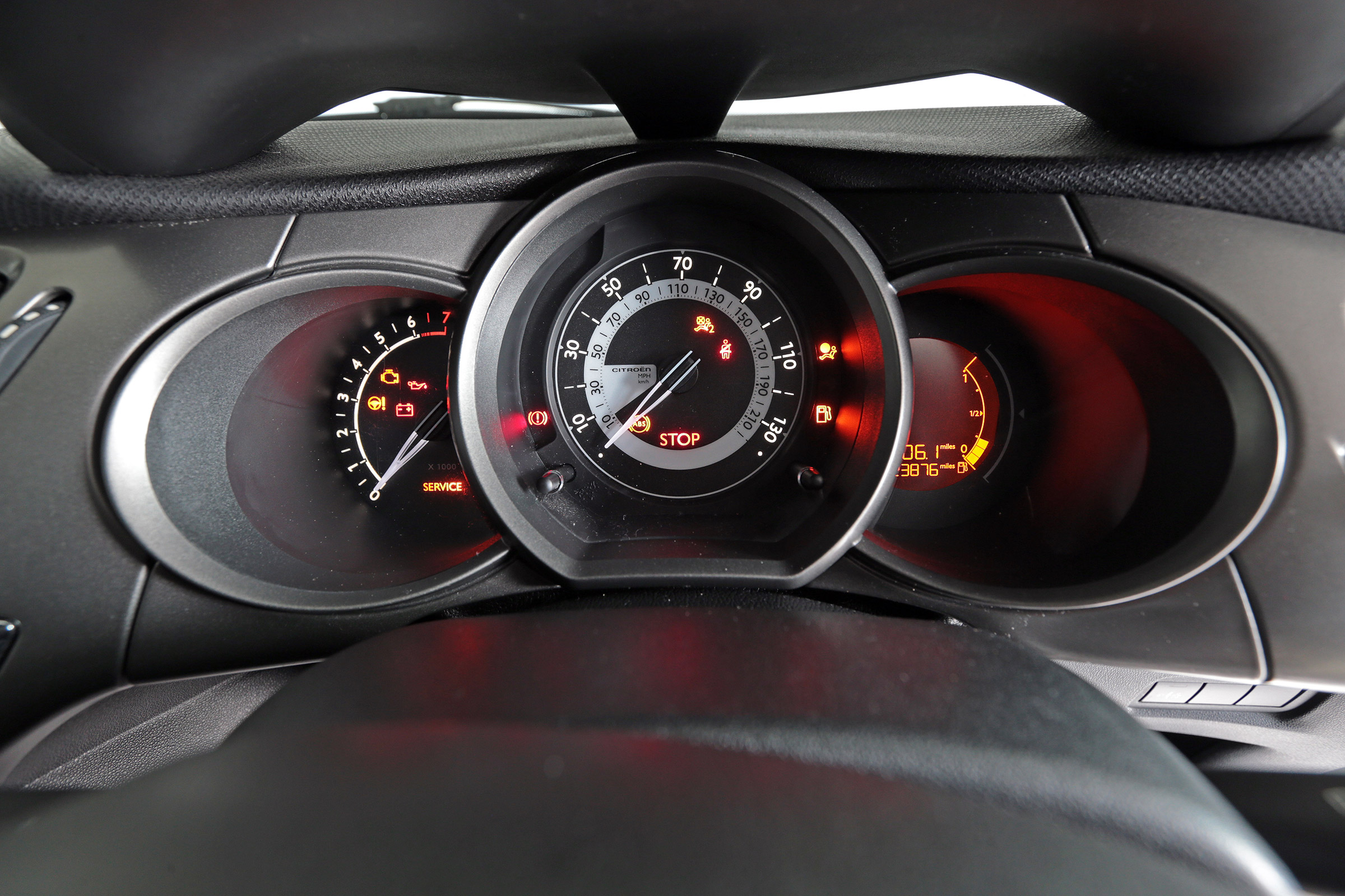 Used Citroen C3 - dials