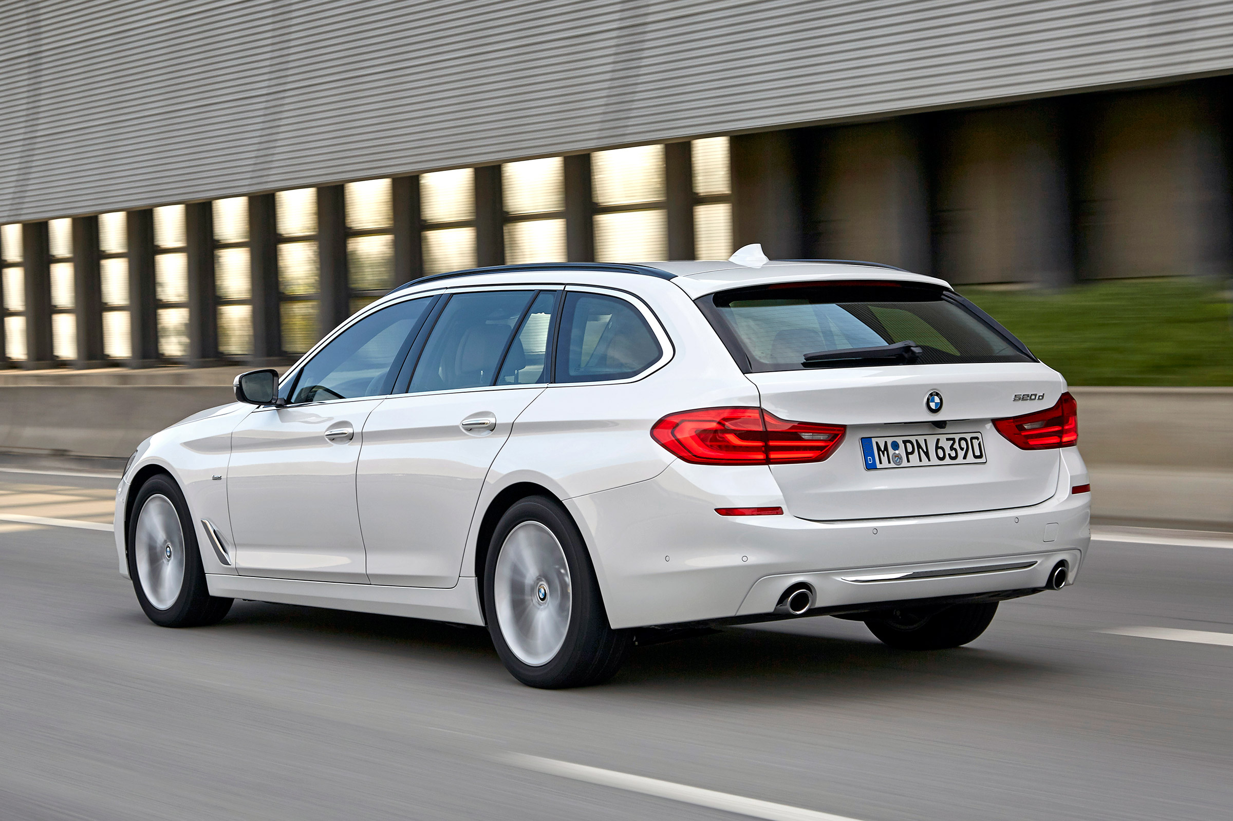 BMW 5 Series Touring - rear