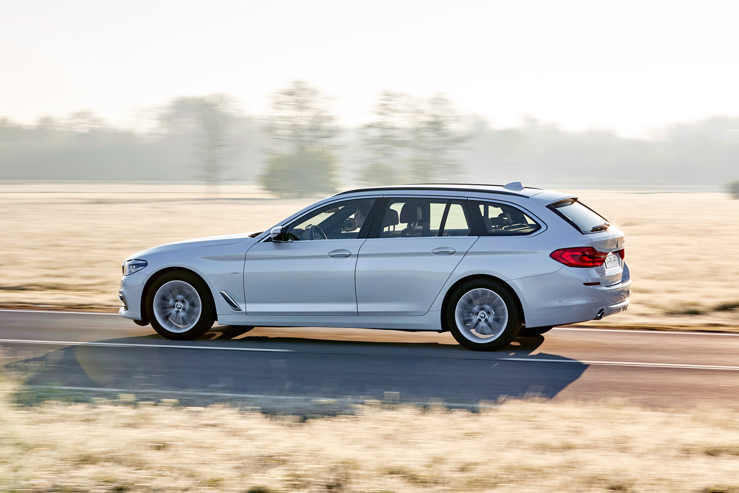 BMW 5 Series Touring - side