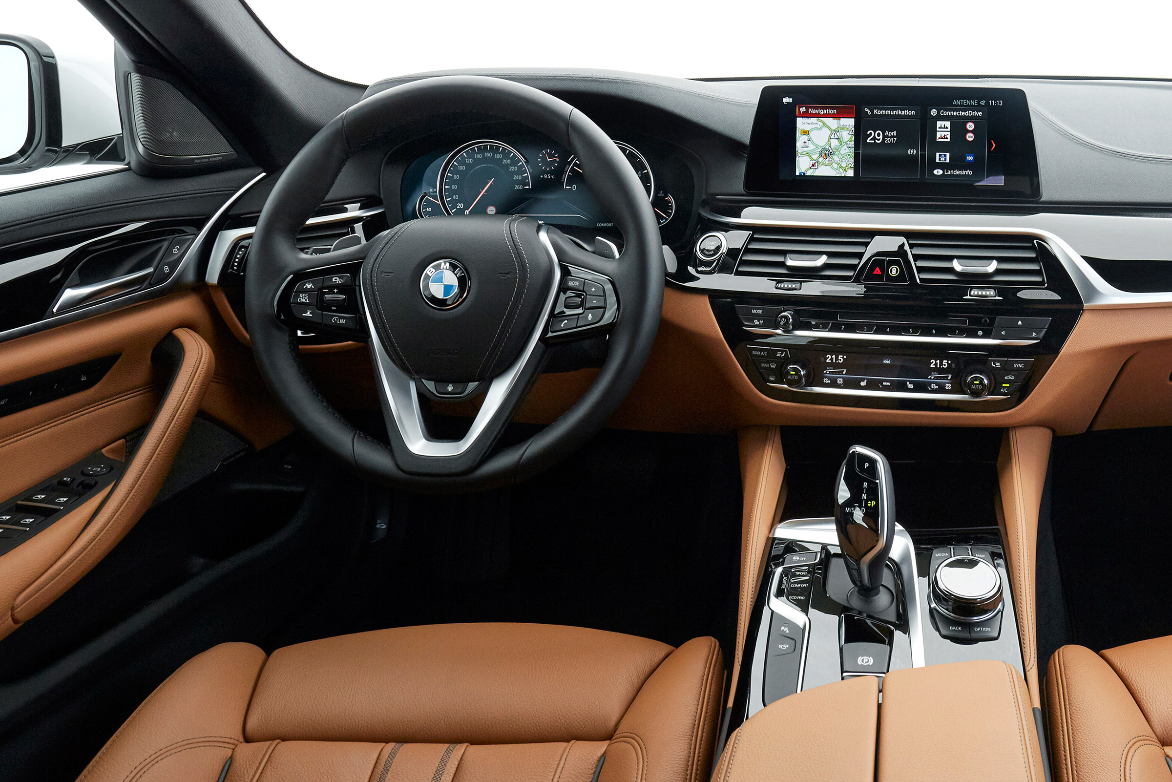 BMW 5 Series Touring - dash