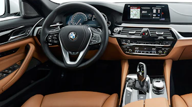 BMW 5 Series Touring - dash