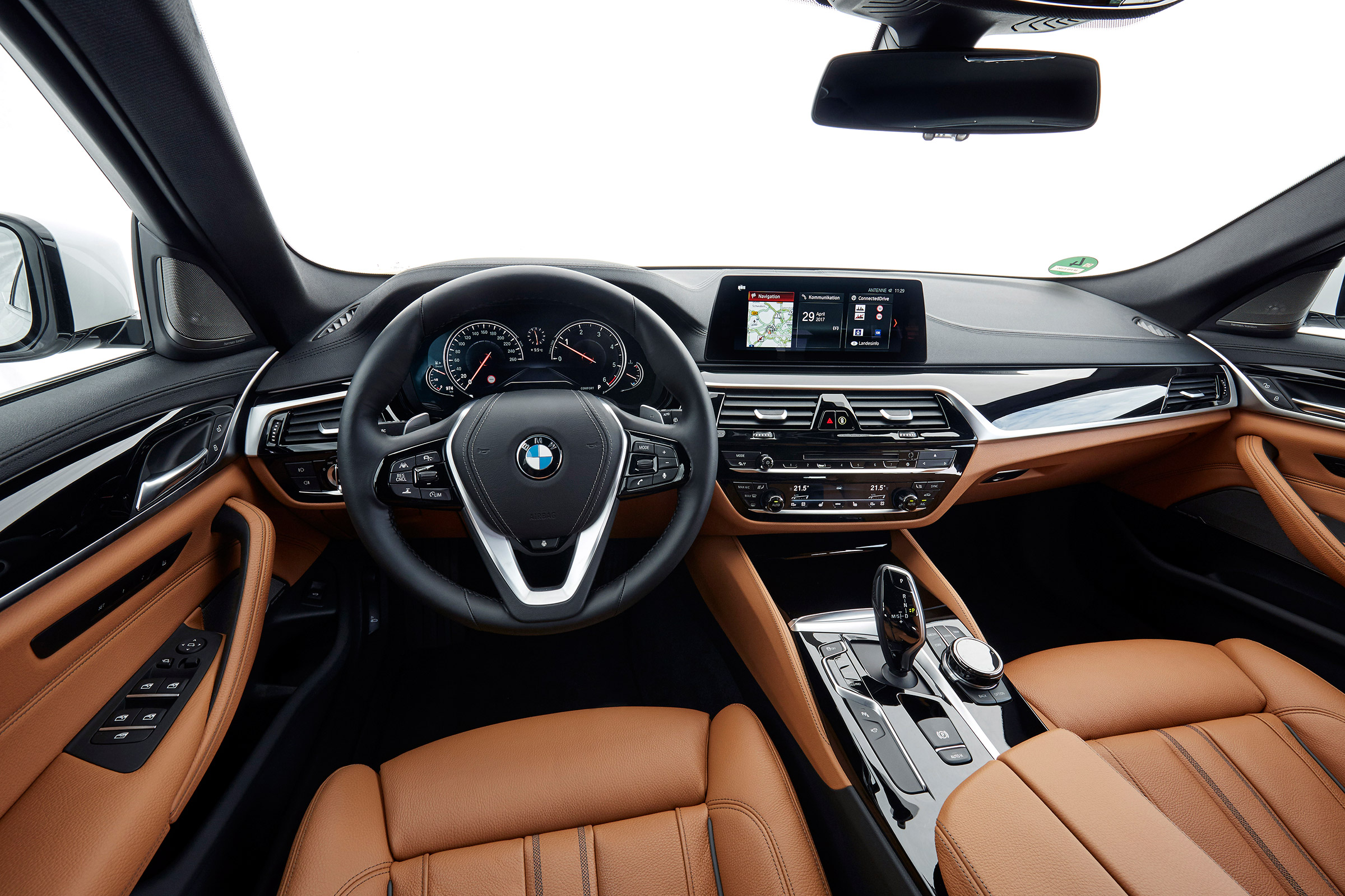 BMW 5 Series Touring - interior