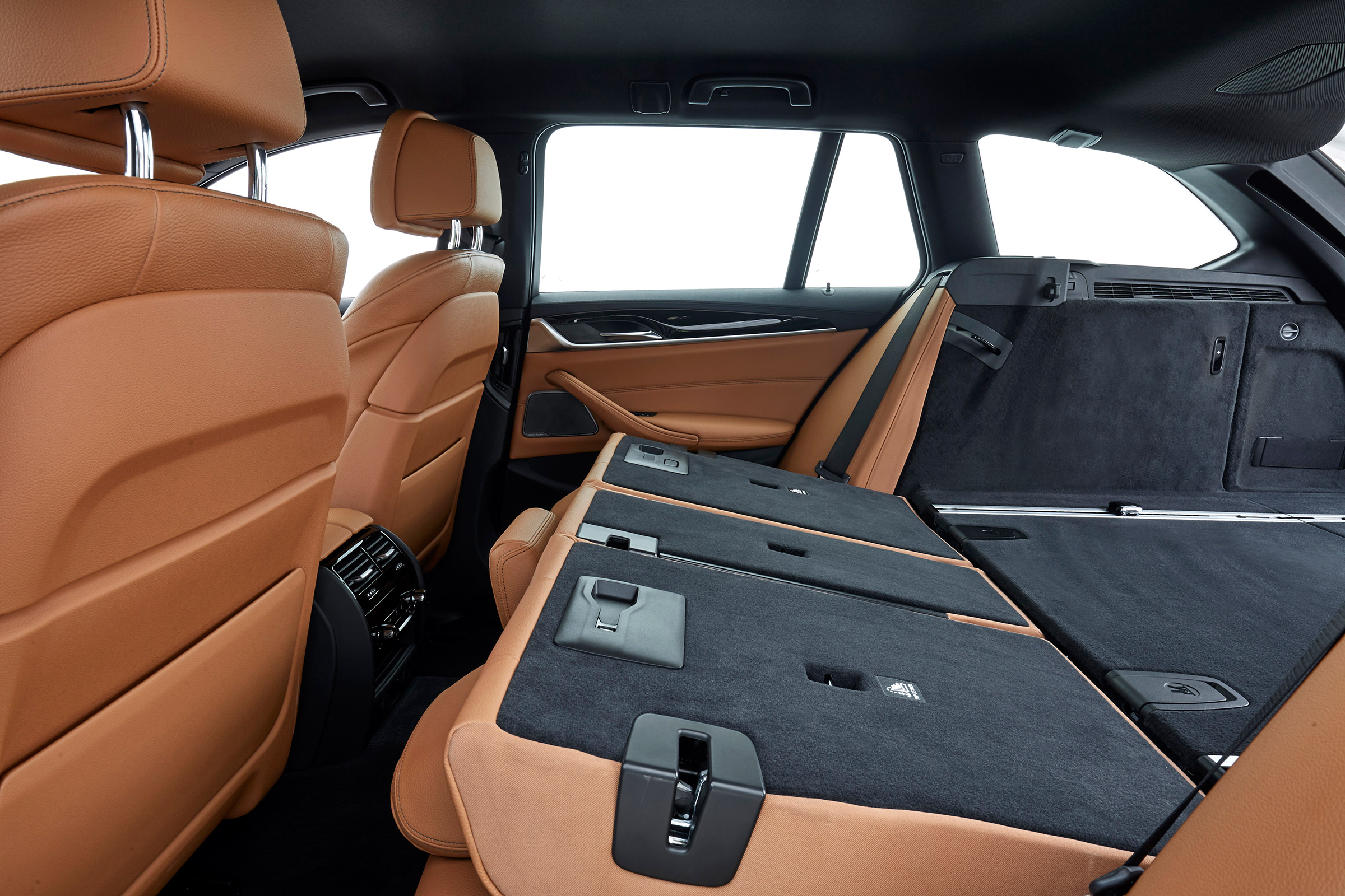 BMW 5 Series Touring - seats down