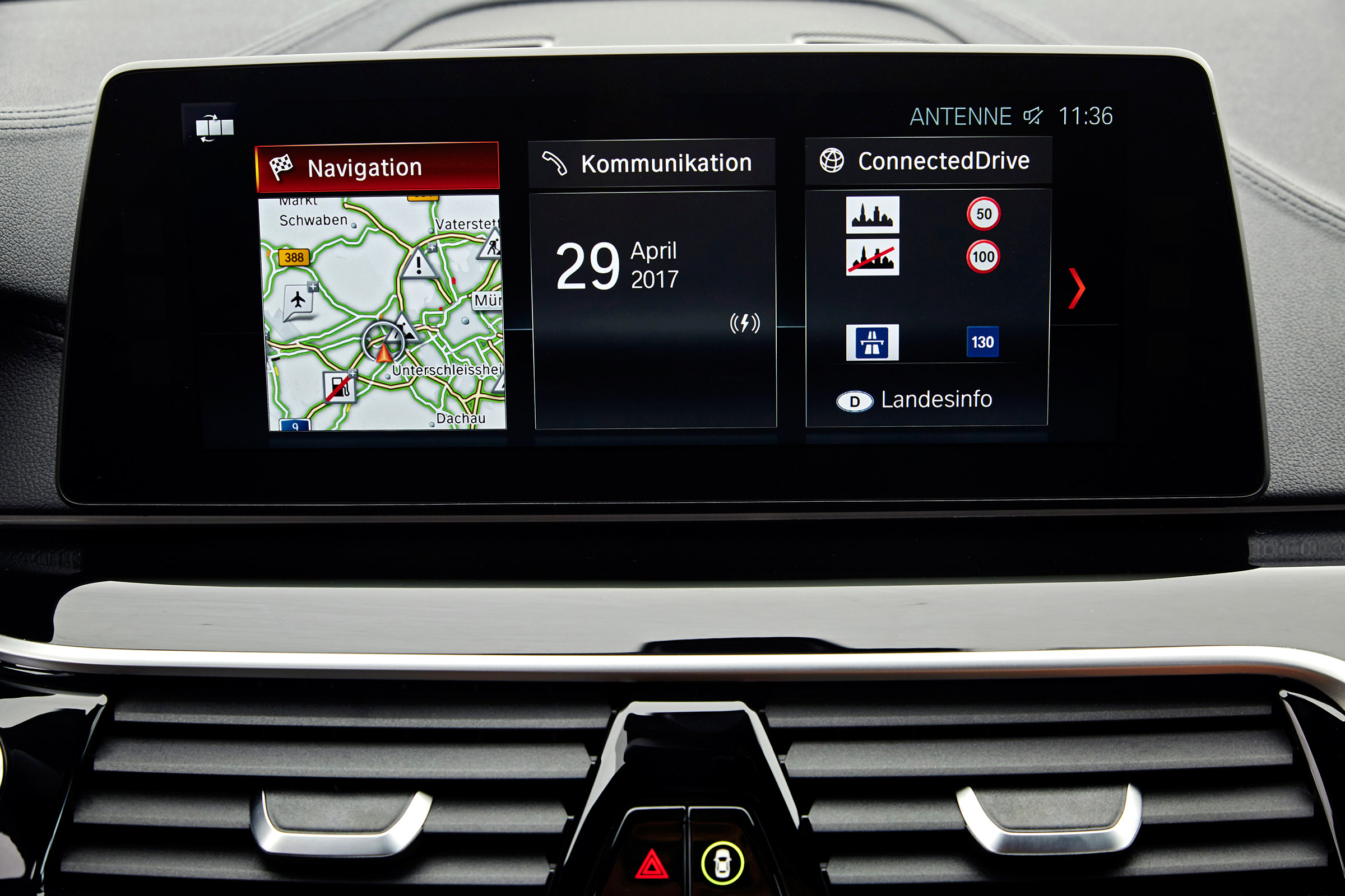 BMW 5 Series Touring - infotainment
