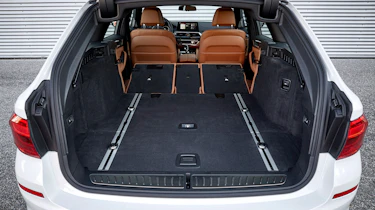 BMW 5 Series Touring - boot seats down