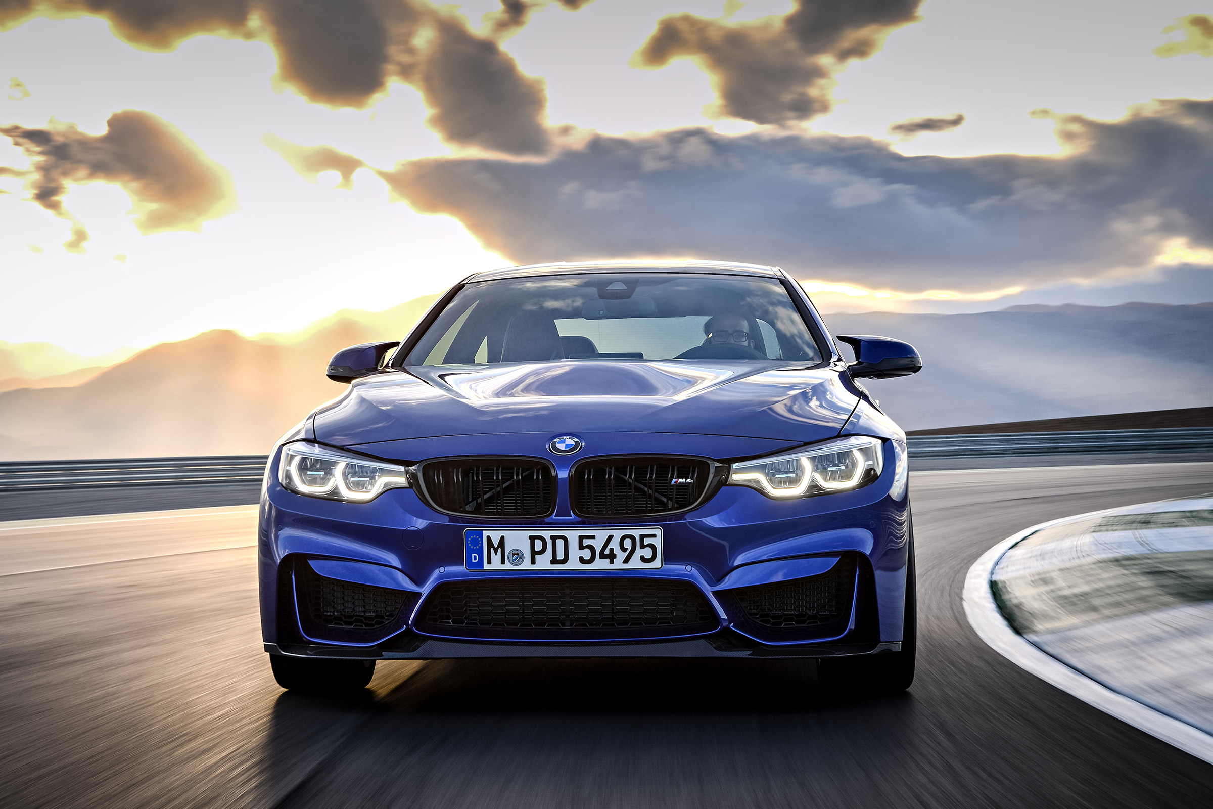 BMW M4 CS - full front
