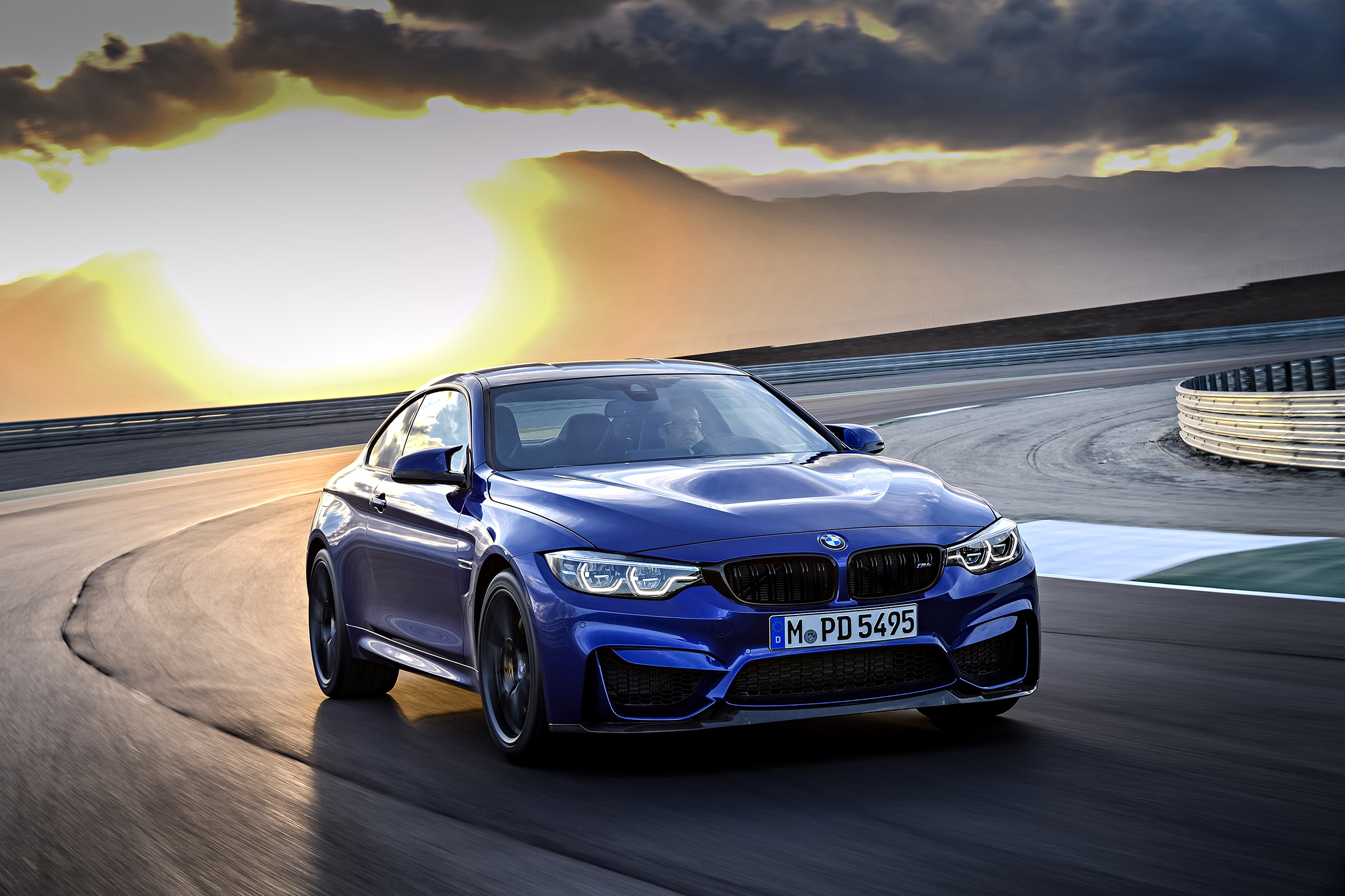 BMW M4 CS - front cornering