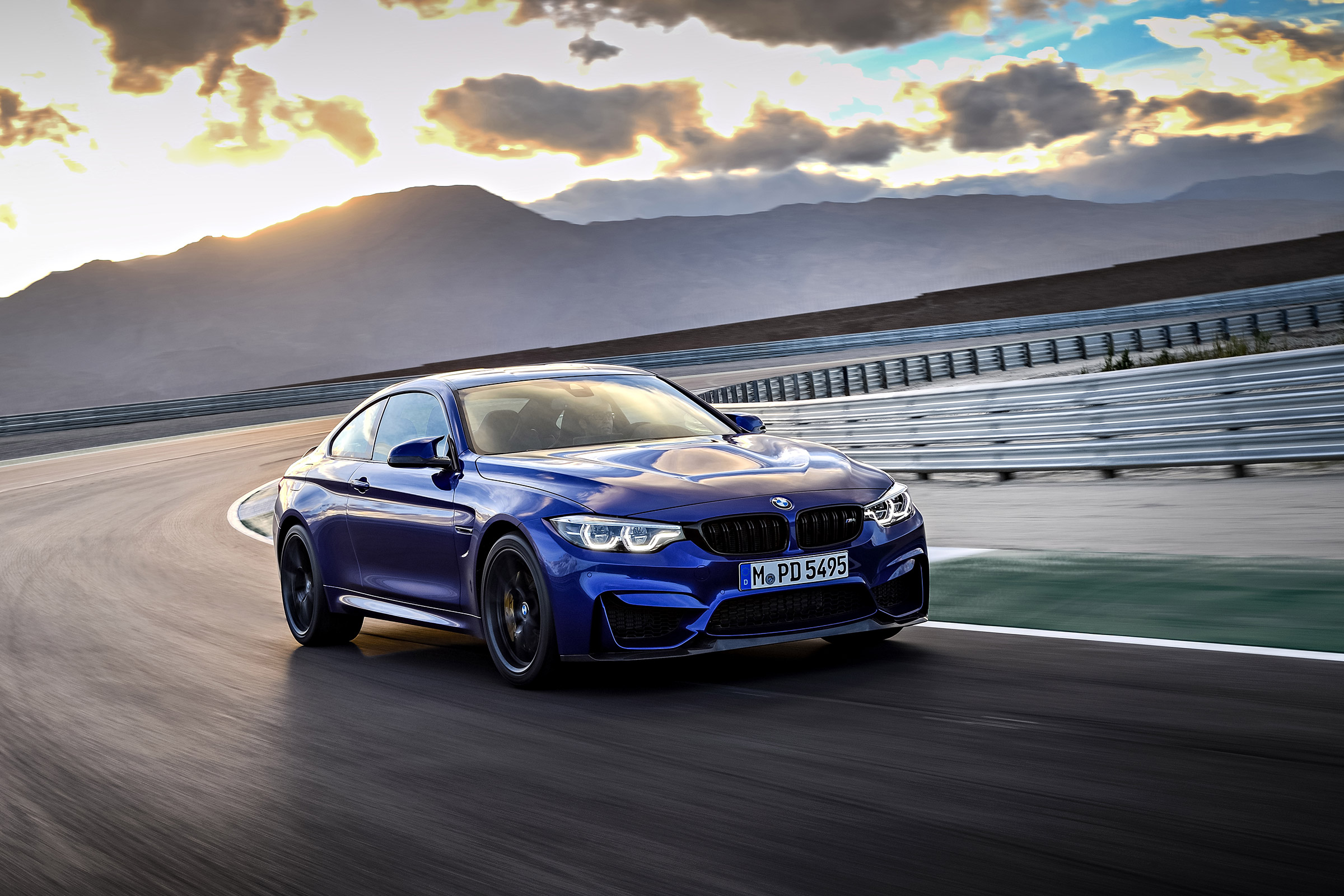 BMW M4 CS - front tracking