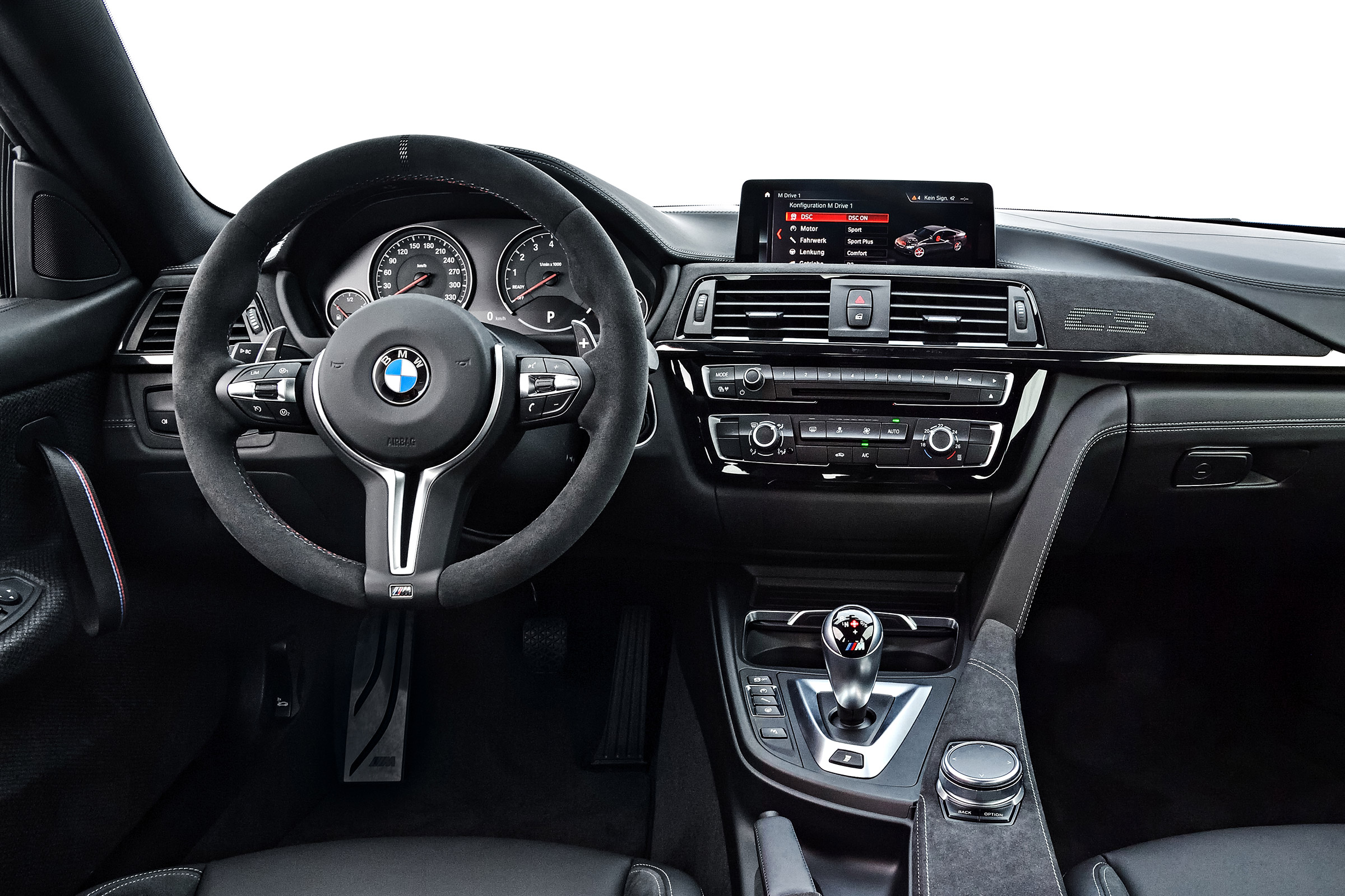 BMW M4 CS - dash