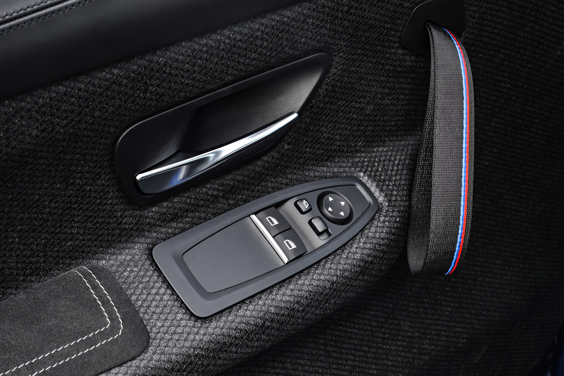 BMW M4 CS - door 