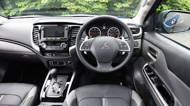 Mitsubishi L200 - dash