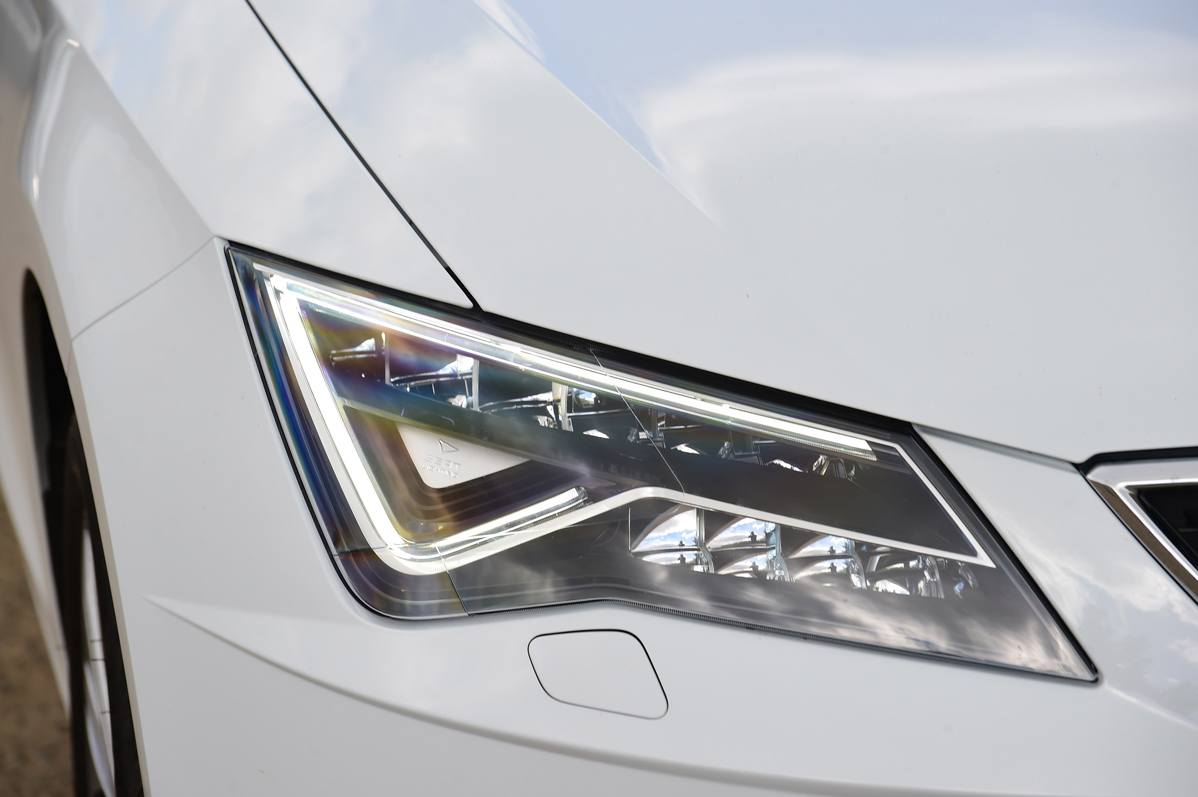 SEAT Leon - front light detail