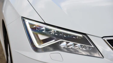 SEAT Leon - front light detail