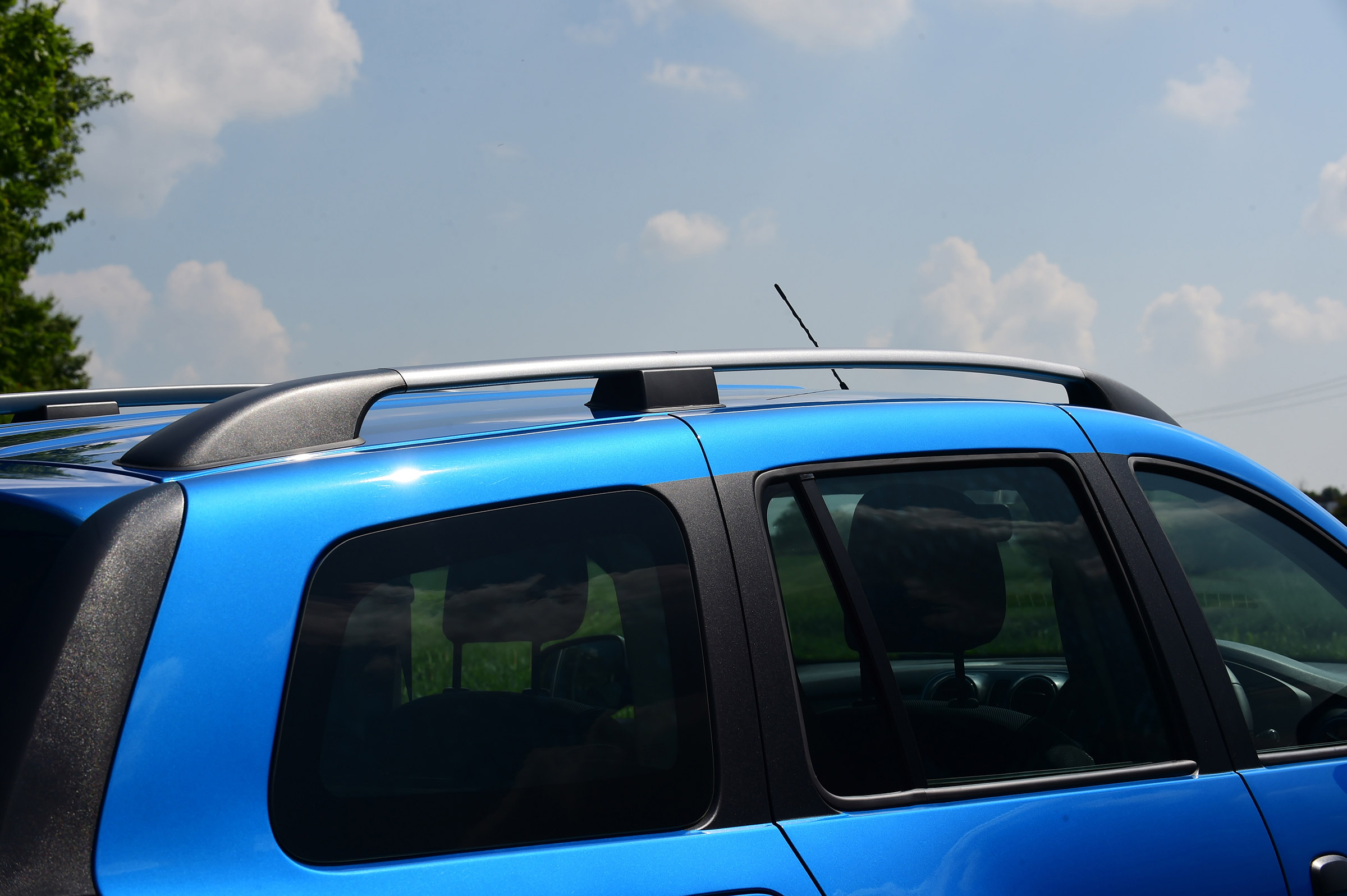 Dacia Logan MCV Stepway - roof rail