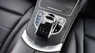 Mercedes GLC 350d - centre console