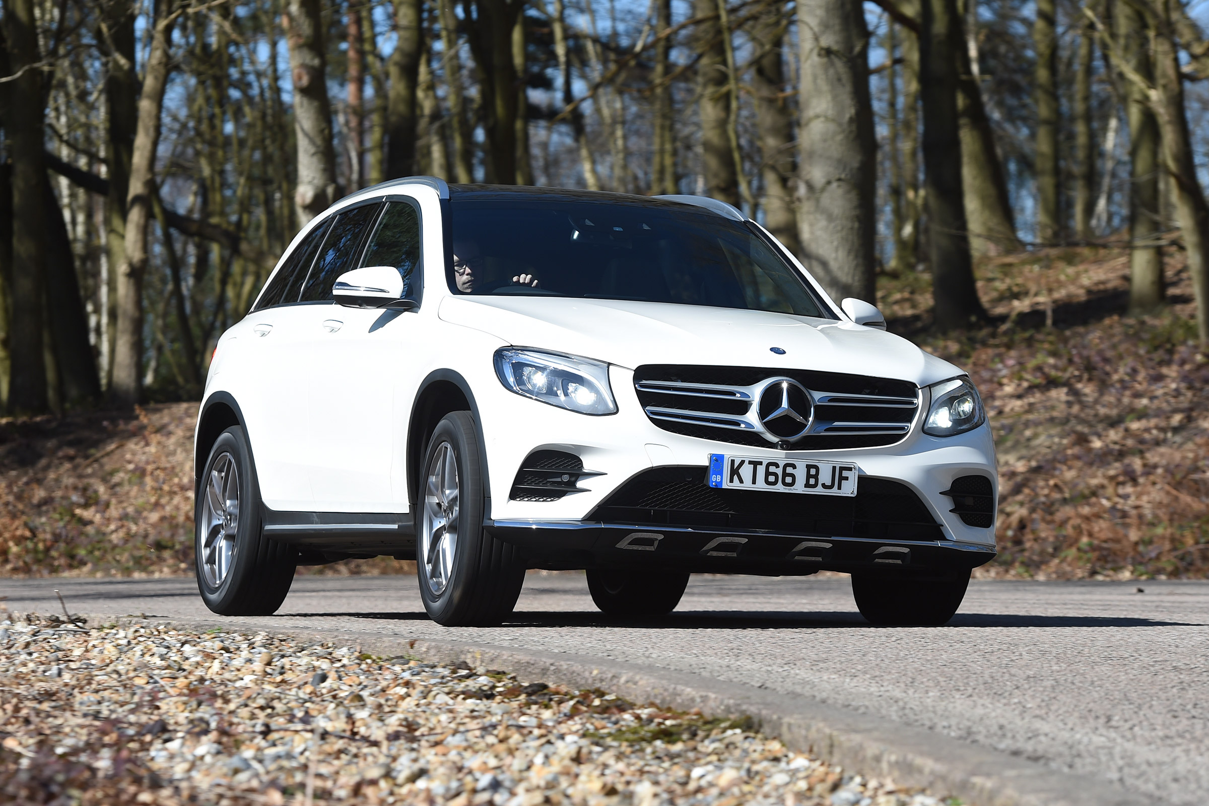 Mercedes GLC 350d - front cornering