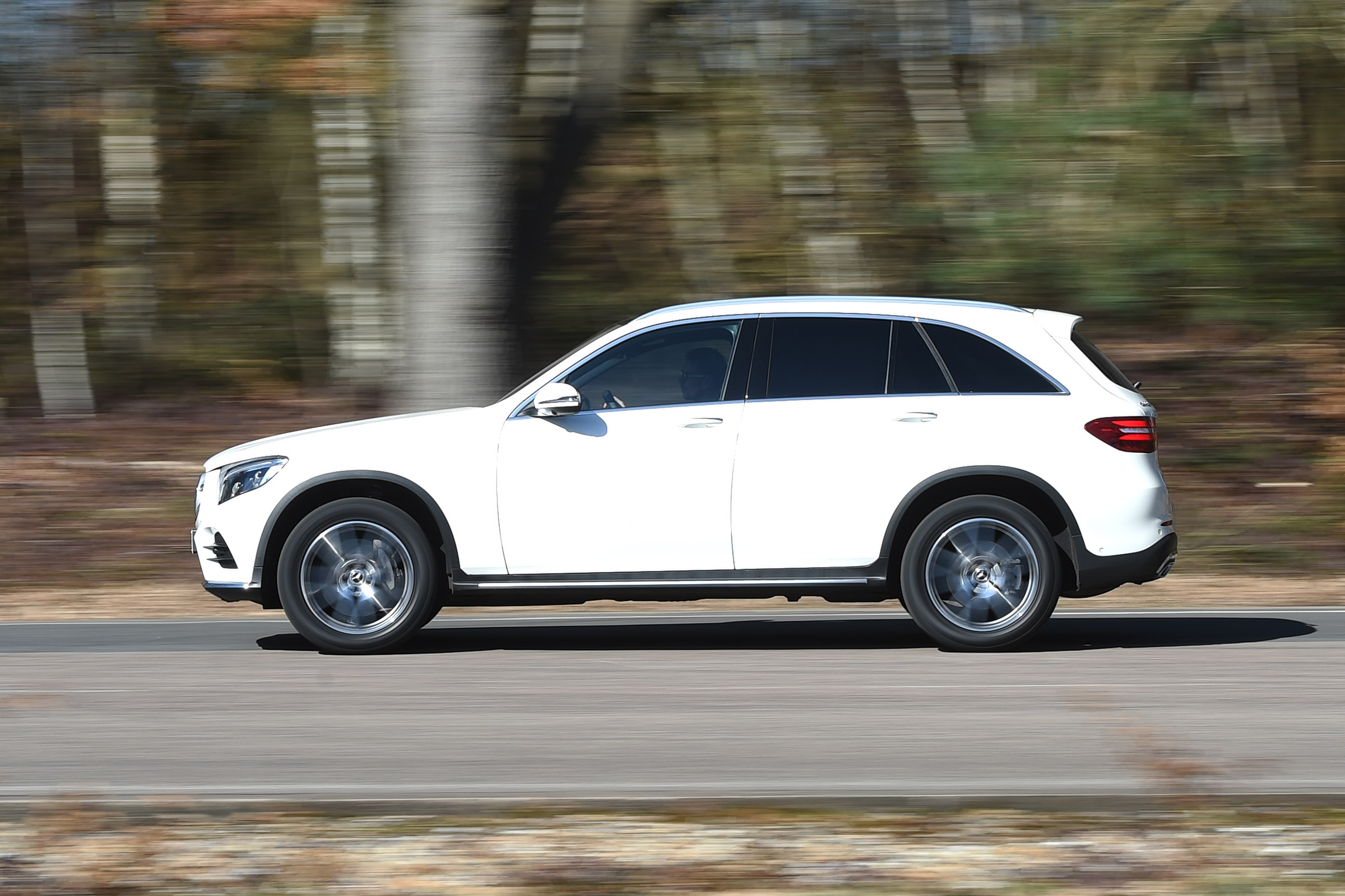 Mercedes GLC 350d - side