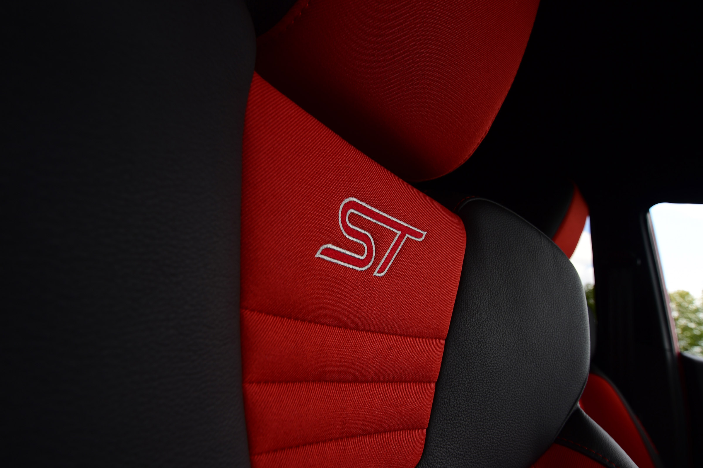 Ford Fiesta ST 5-door - front seat ST badge