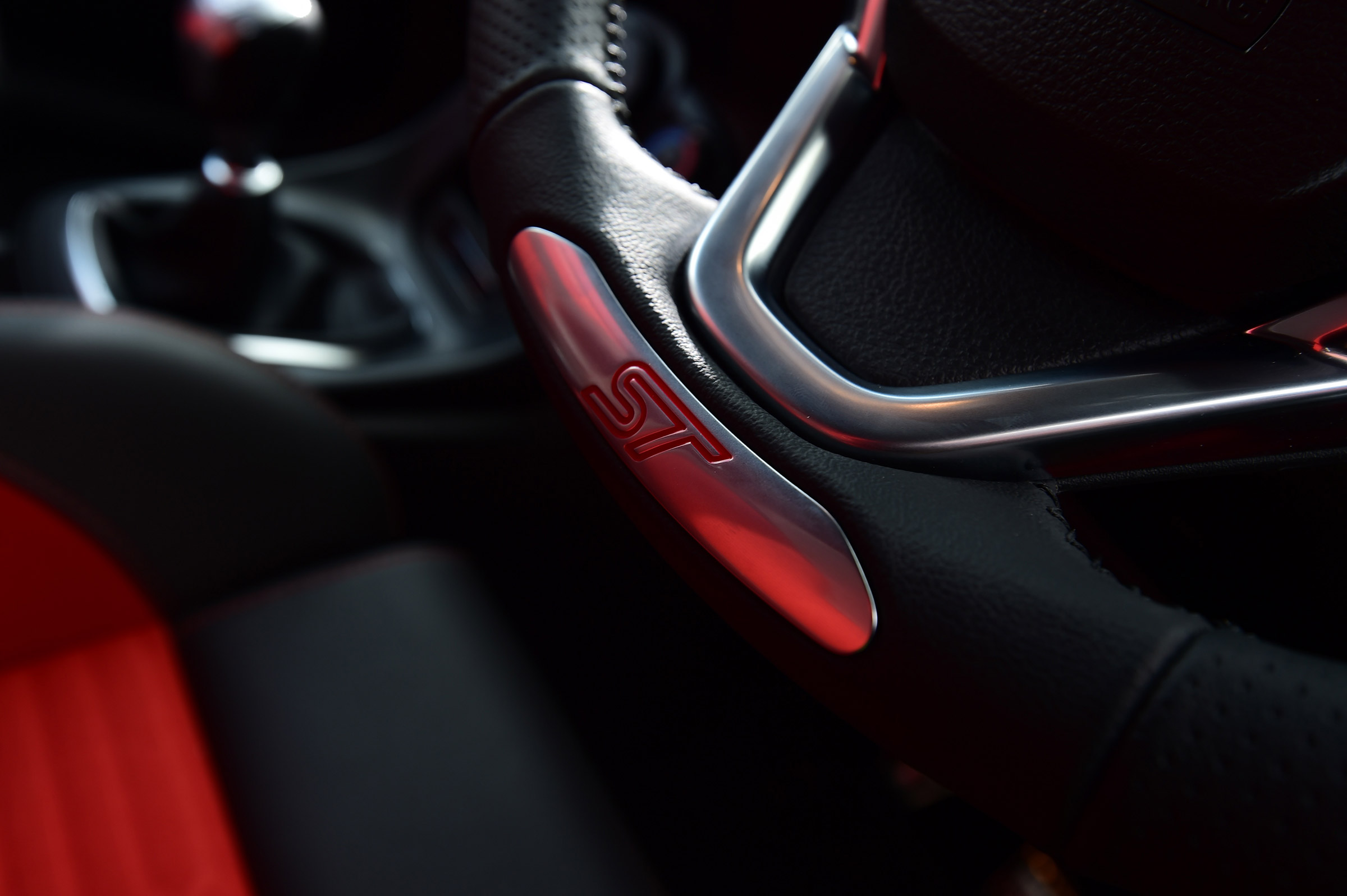 Ford Fiesta ST 5-door - ST steering wheel badge