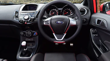 Ford Fiesta ST 5-door - dash