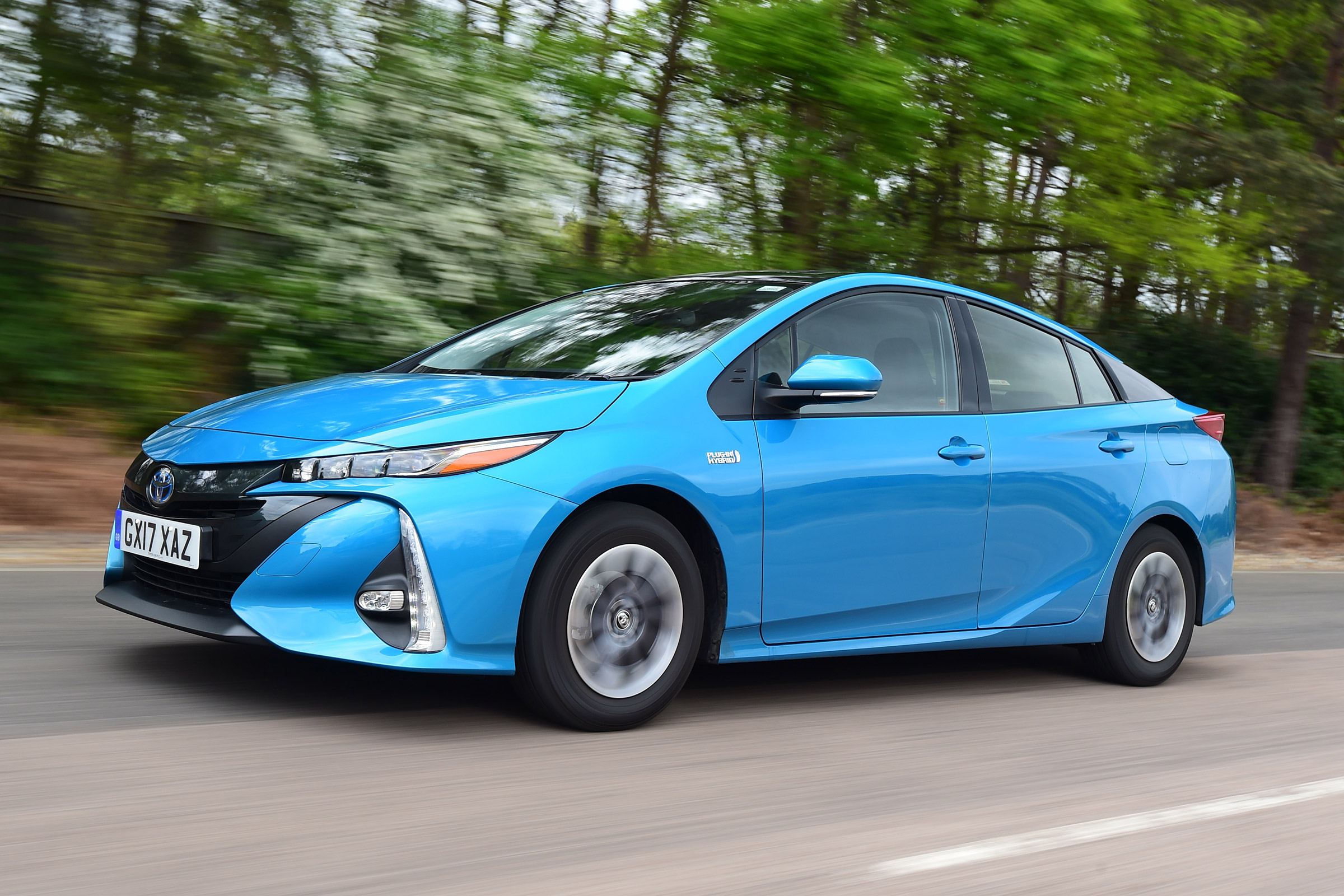Toyota Prius Plug-in - front