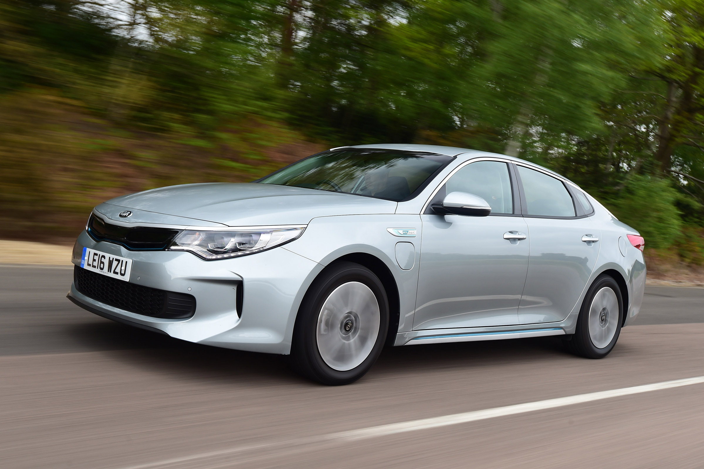 Kia Optima PHEV - front