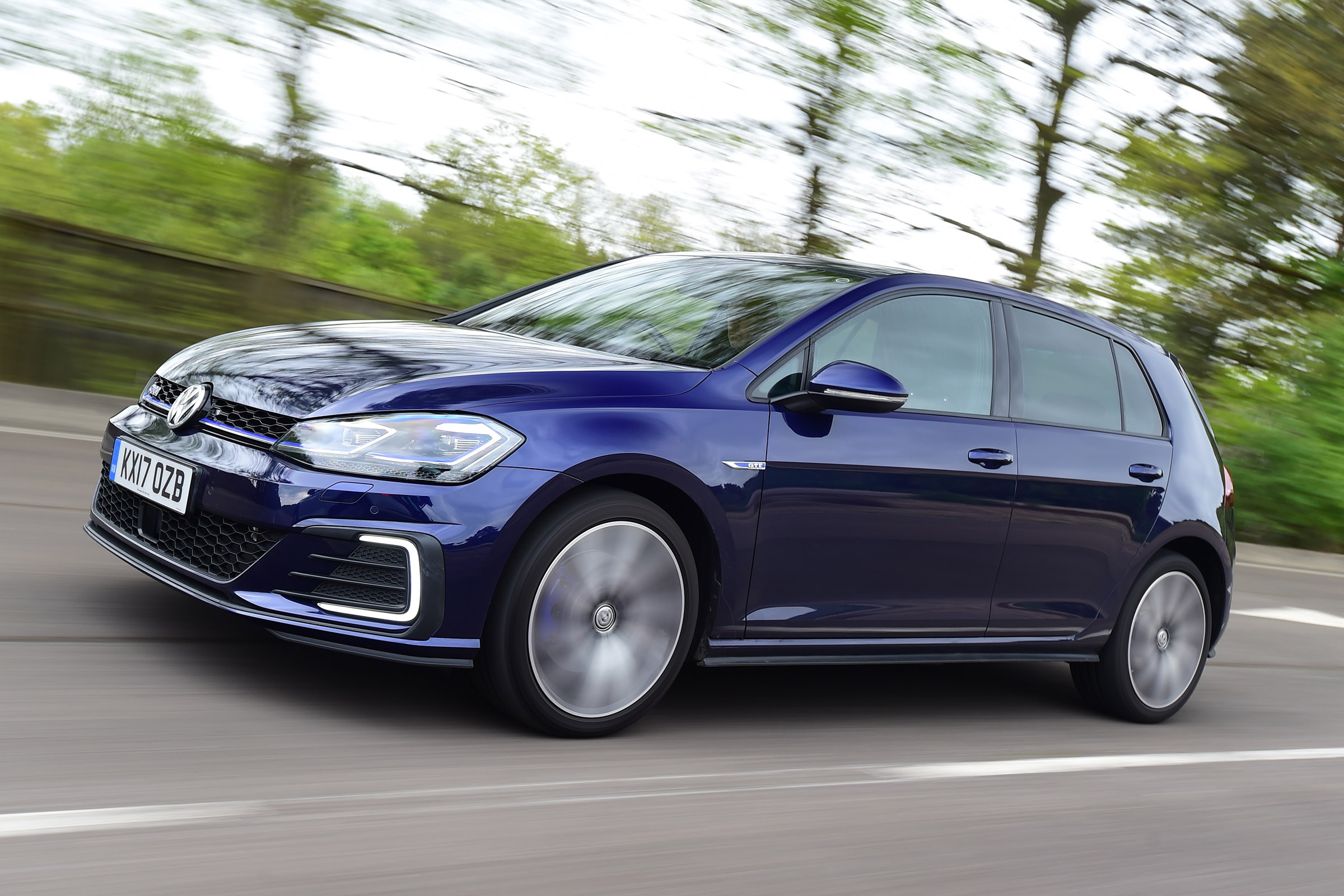 Volkswagen Golf GTE - front