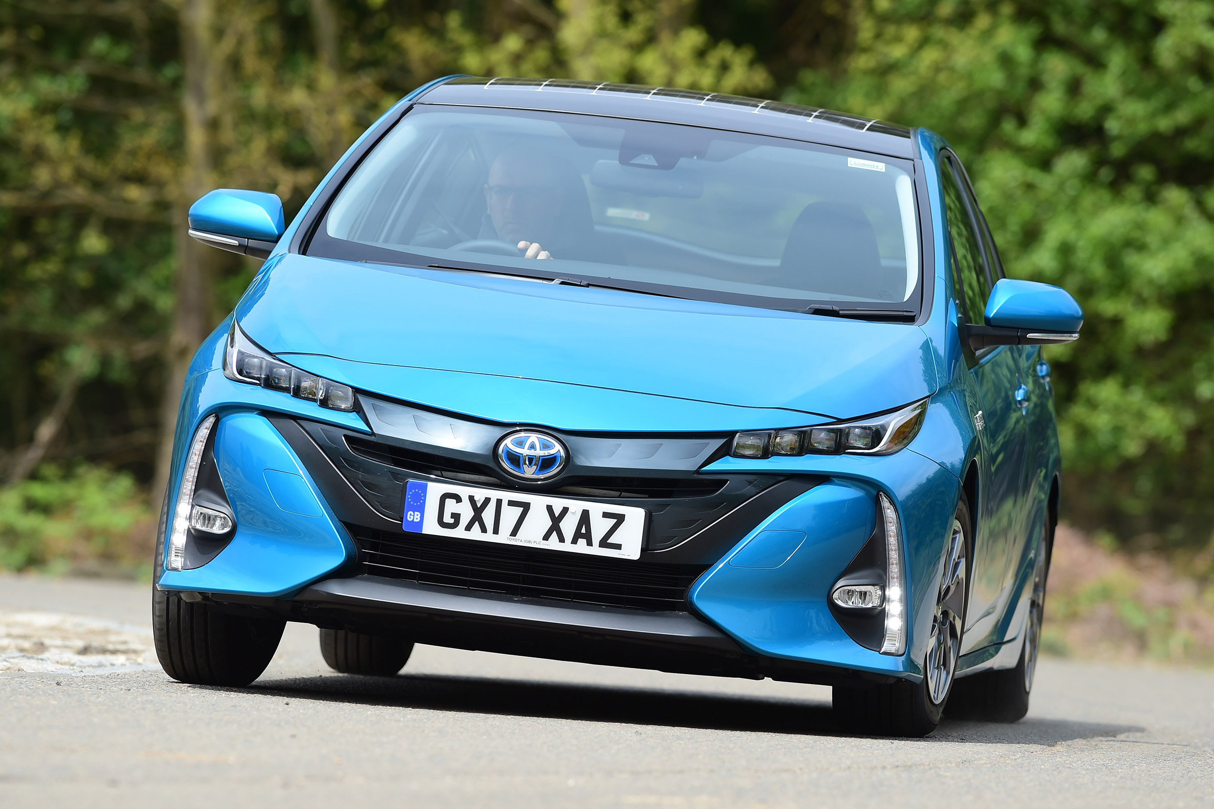 Toyota Prius Plug-in - front cornering