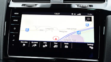 Volkswagen Golf GTE - sat-nav