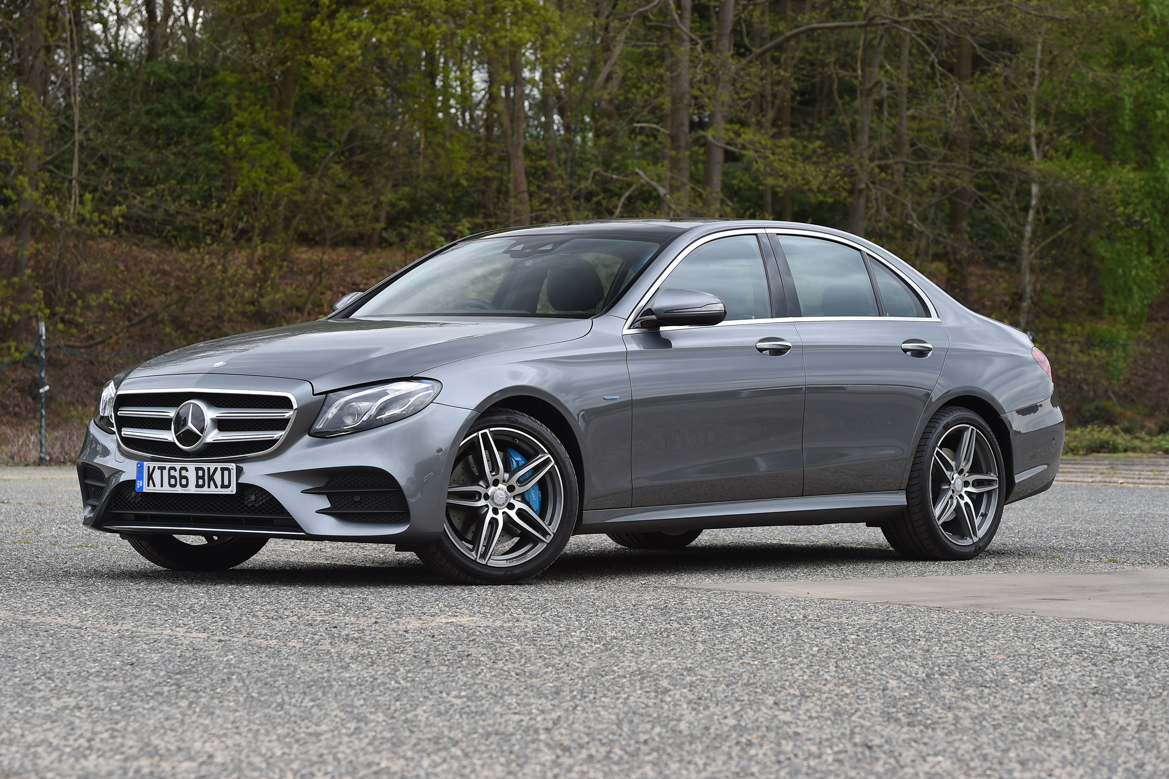 Mercedes E 350e - front static