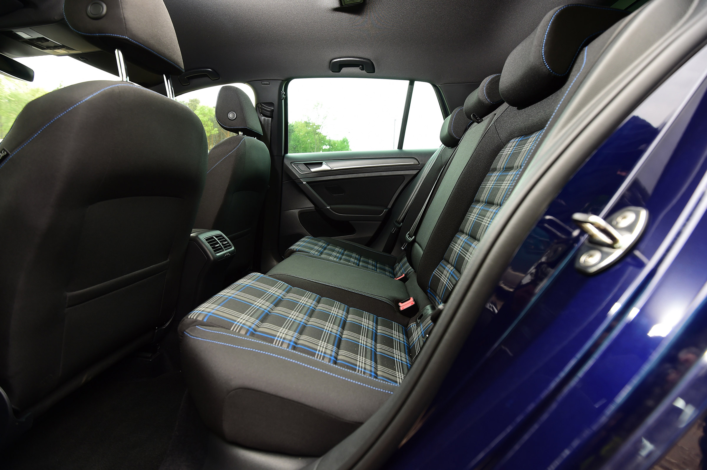 Volkswagen Golf GTE - seats