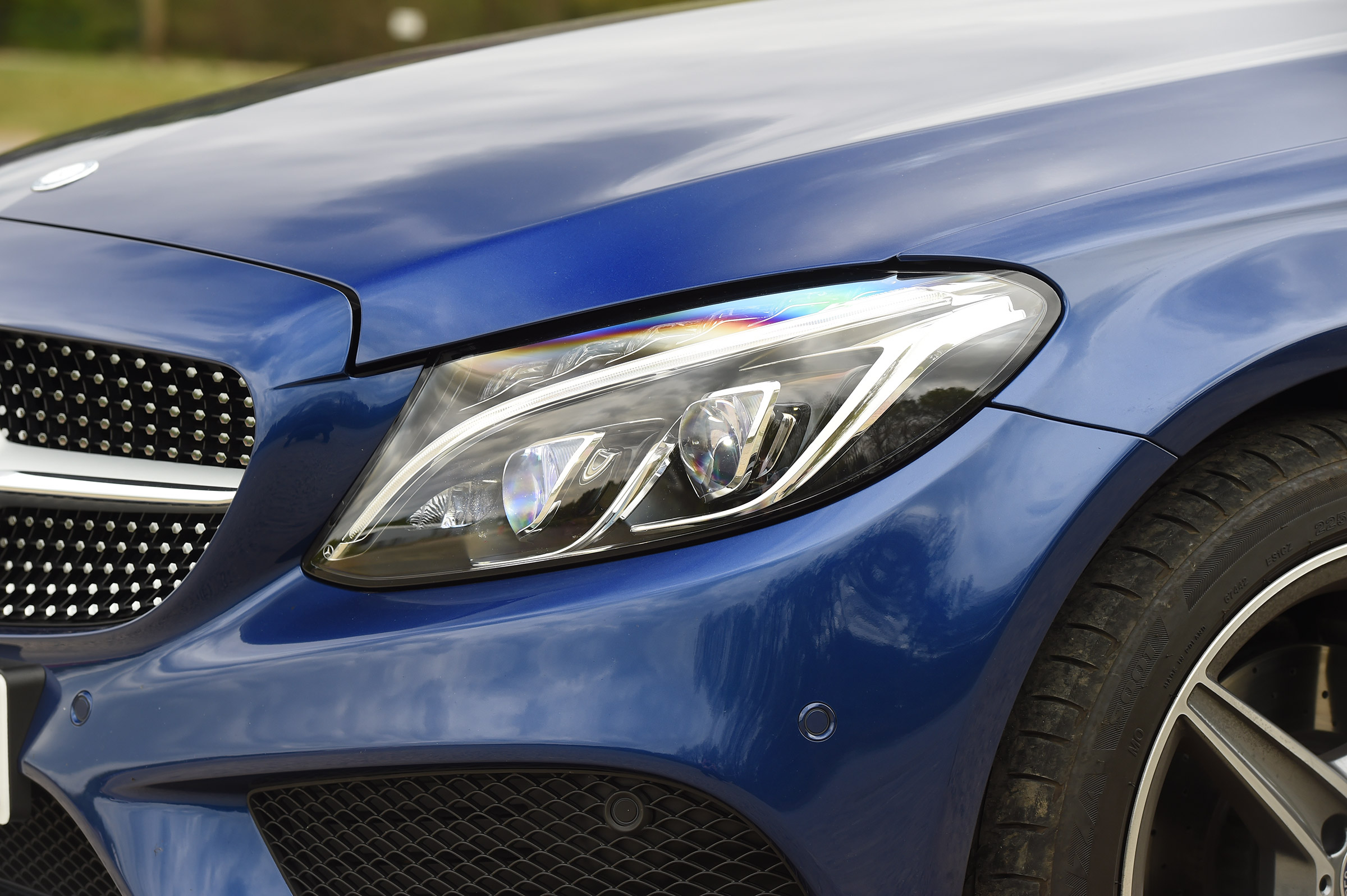 Mercedes C-Class Cabriolet - front light detail
