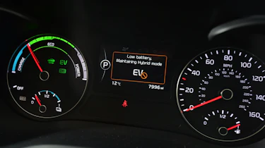 Kia Optima PHEV - instruments